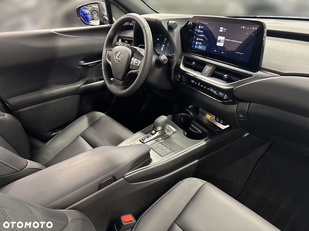 Lexus UX 300h F Sport Design AWD - 26