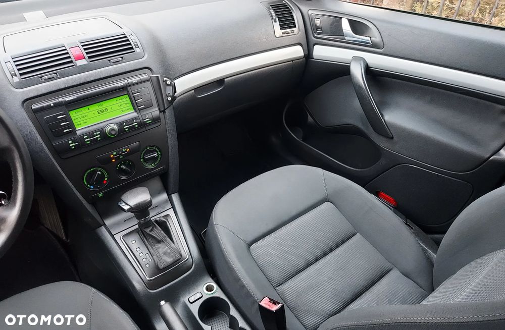 Skoda Octavia 1.6 Automatik Team Edition - 29
