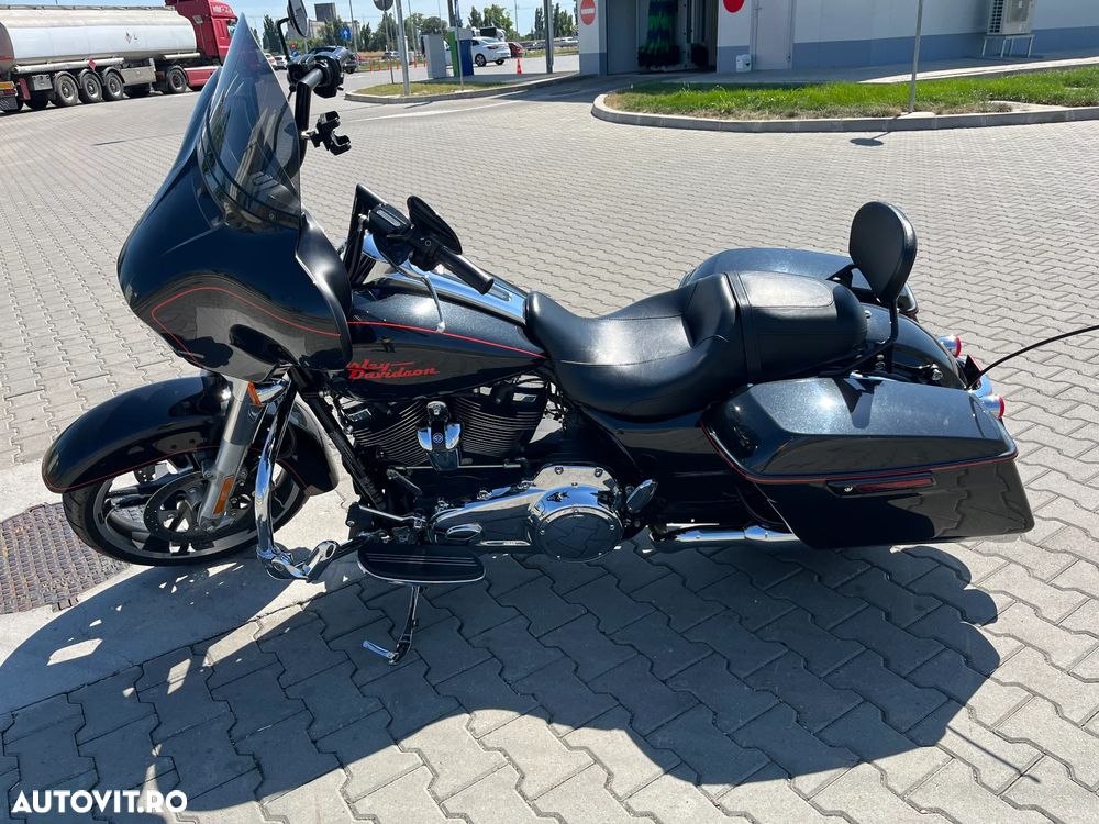 Harley-Davidson Street Glide - 2