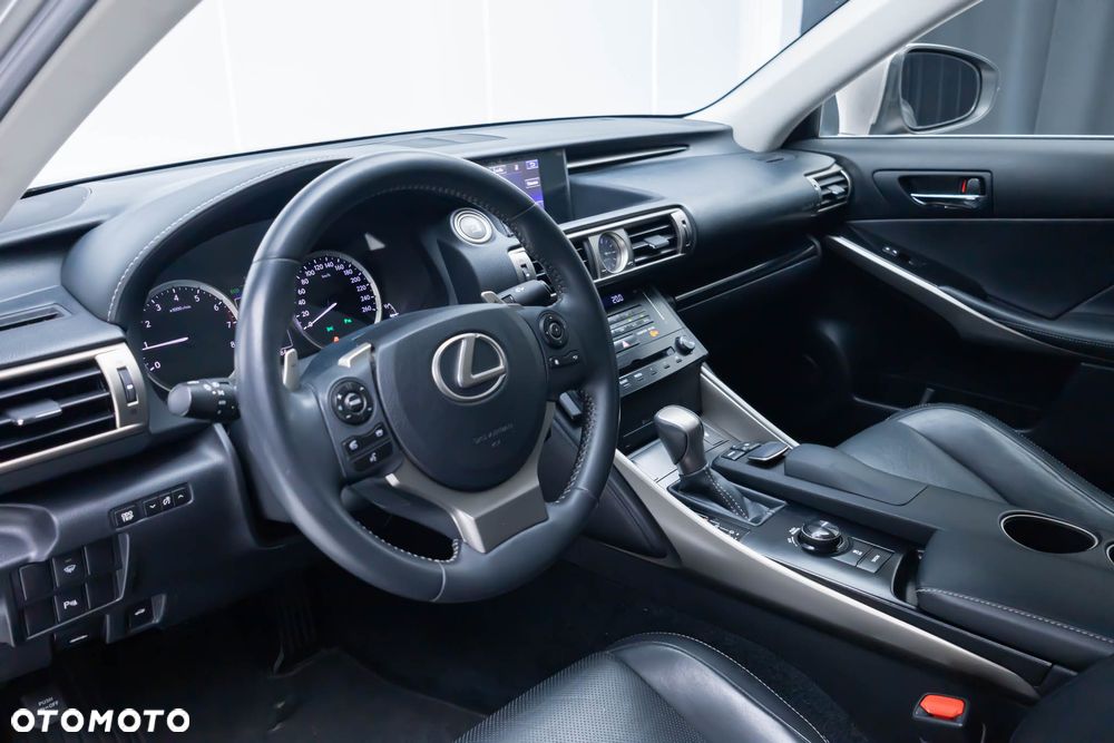 Lexus IS 250 Prestige - 25