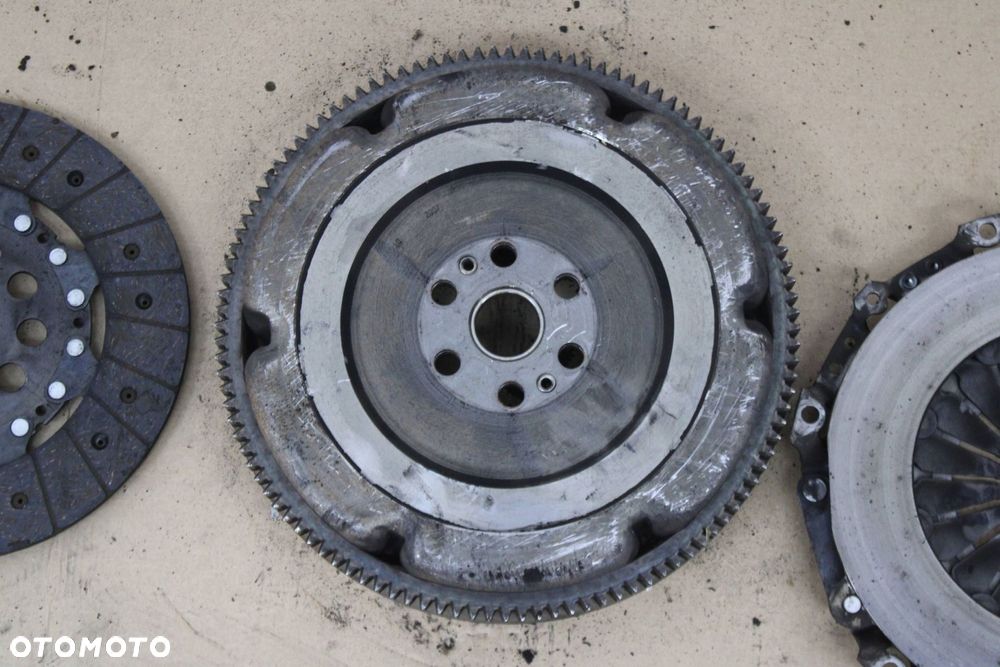 SPRZĘGŁO KOMPLETNE VOLVO V50 1.8 B - 9