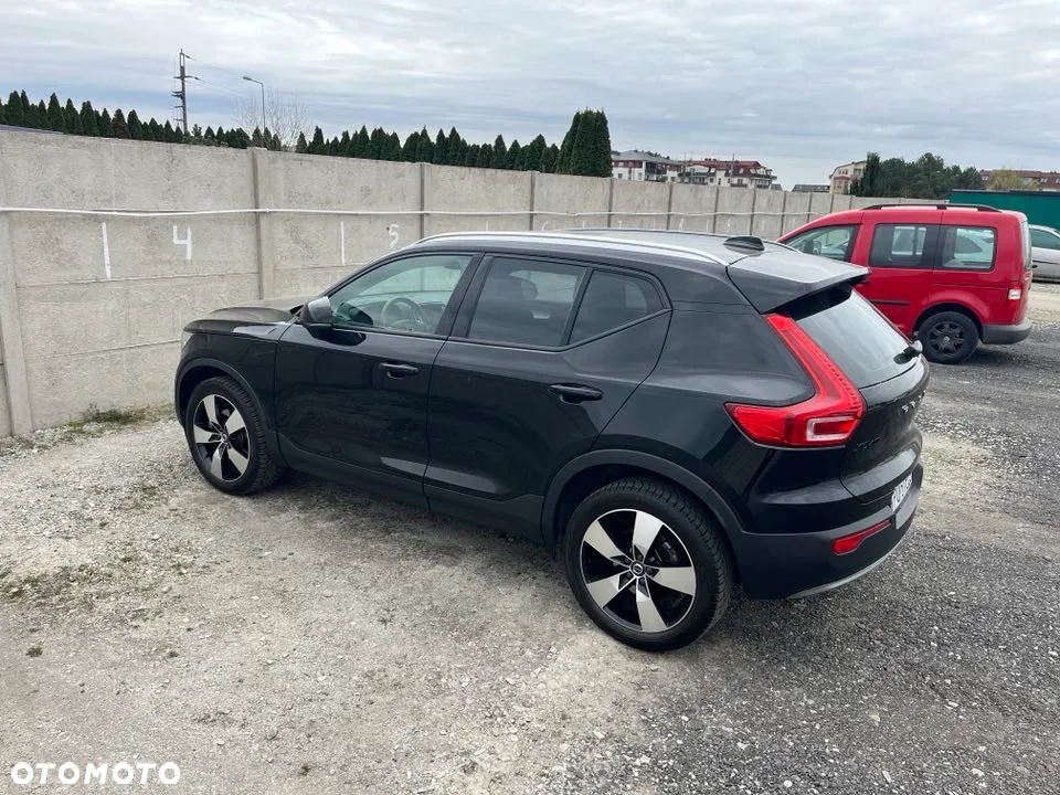Volvo XC 40 B4 B Momentum Pro - 4
