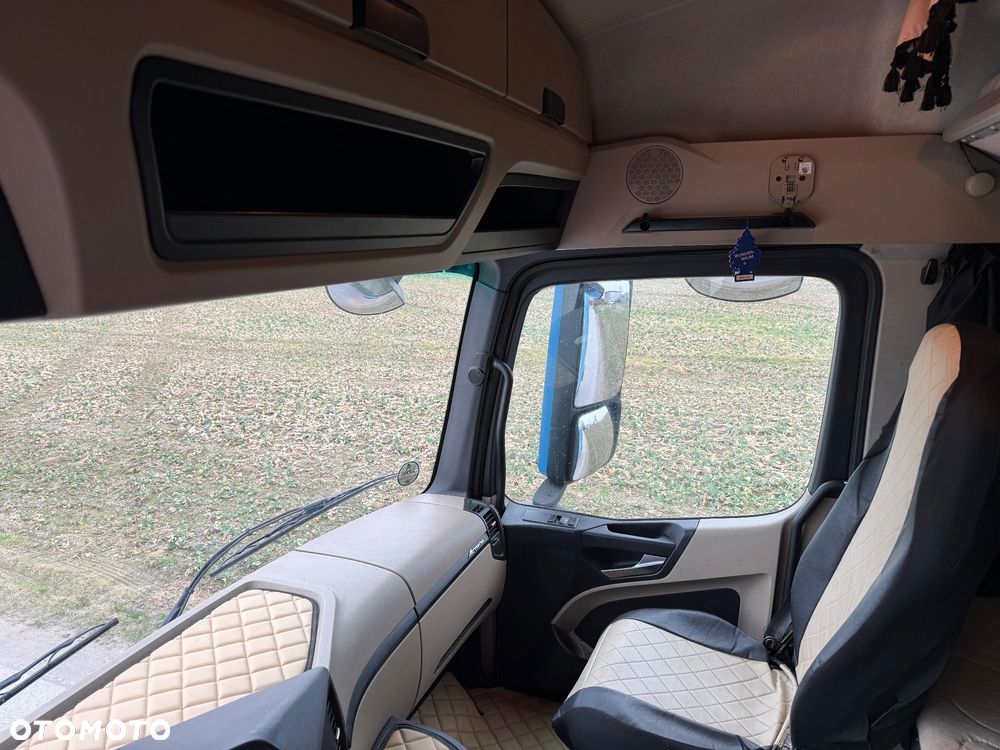 Mercedes-Benz 1845 - 11