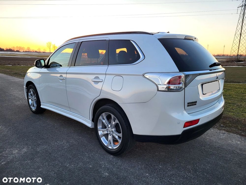 Mitsubishi Outlander 2.0 2WD - 4