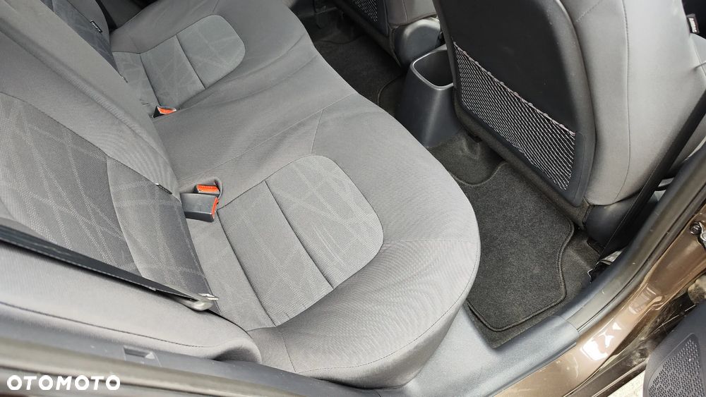 Kia Rio 1.2 Attract - 28