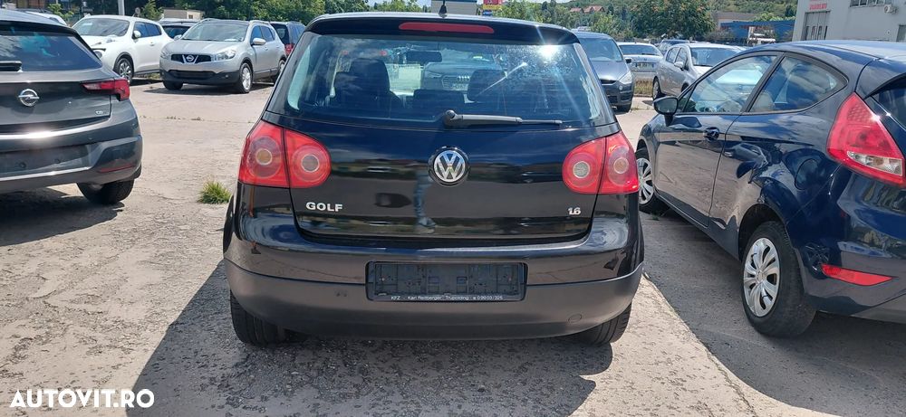 Volkswagen Golf 1.6 Comfortline - 5