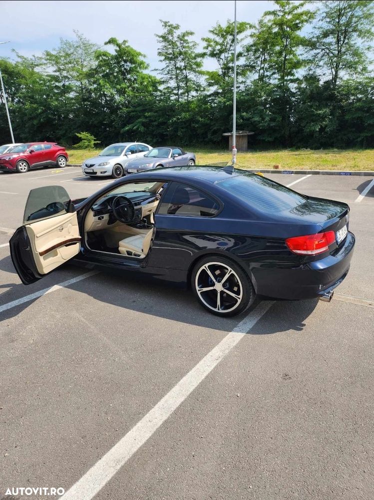 BMW Seria 3 320i - 4