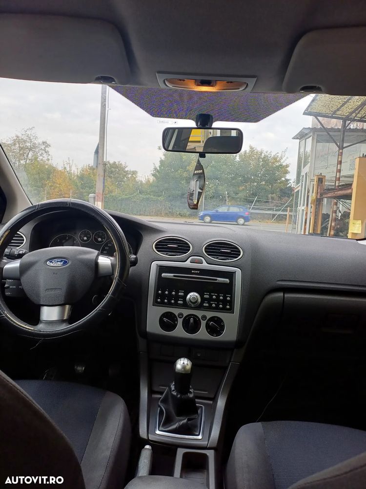 Ford Focus - 10