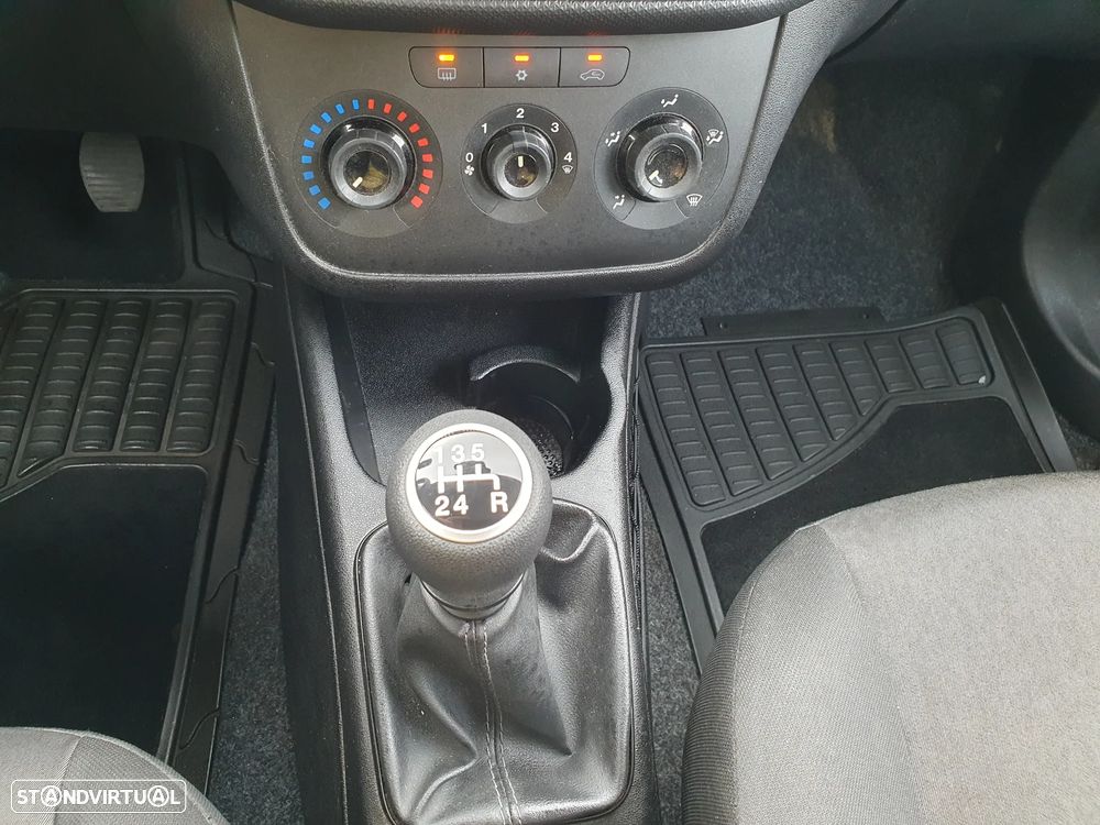Fiat Punto 1.2 Lounge Start&Stop - 19