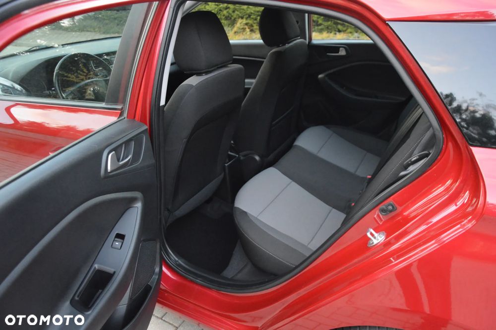 Hyundai i20 - 20