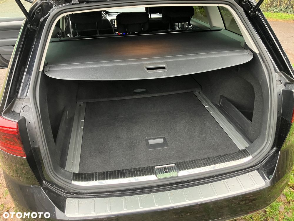 Volkswagen Passat 2.0 TDI SCR DSG Business - 14
