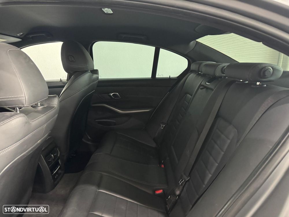 BMW 330 e Pack M Auto - 12
