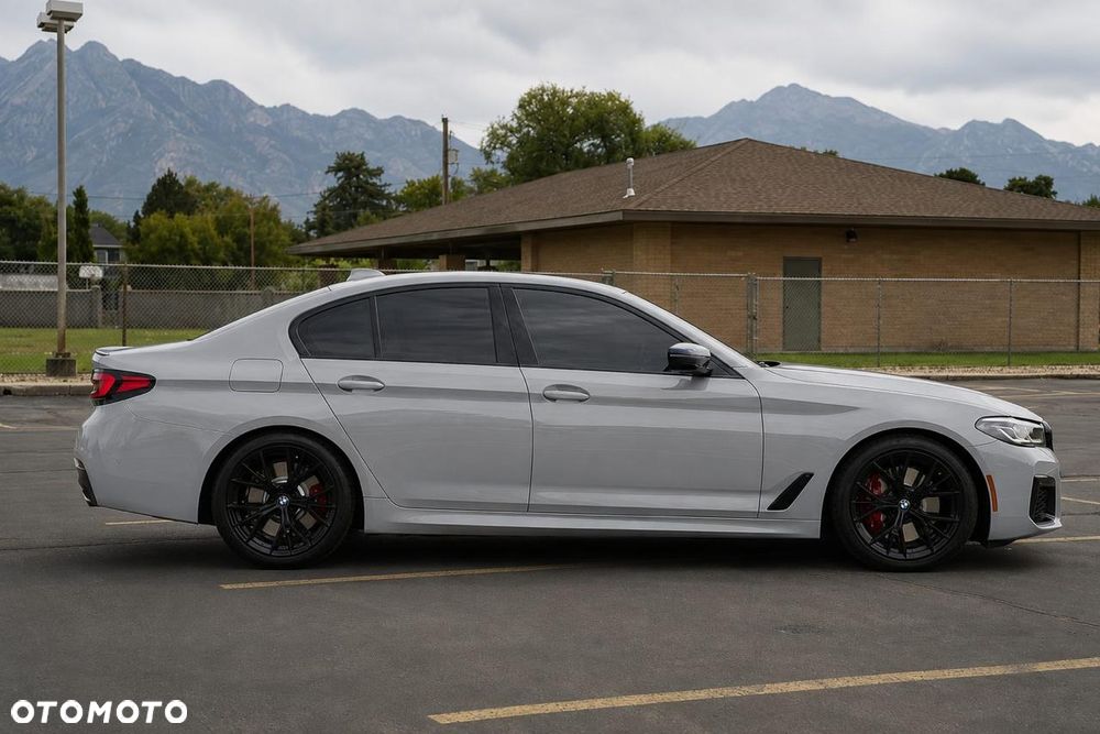 BMW Seria 5 M550i xDrive sport - 6