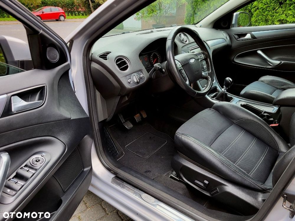 Ford Mondeo - 10