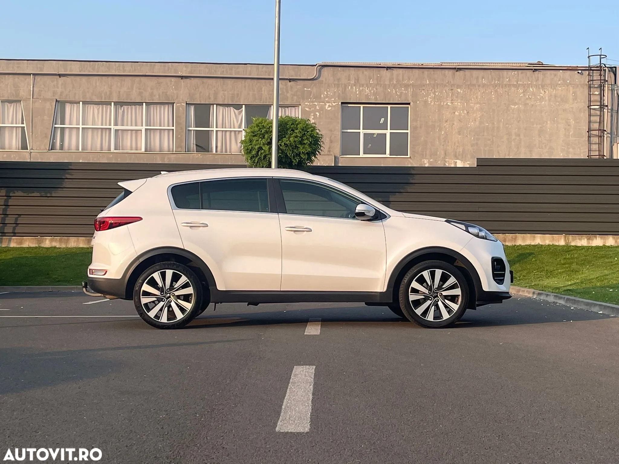 Kia Sportage 1.7 CRDI 2WD Dream-Team Edition - 34