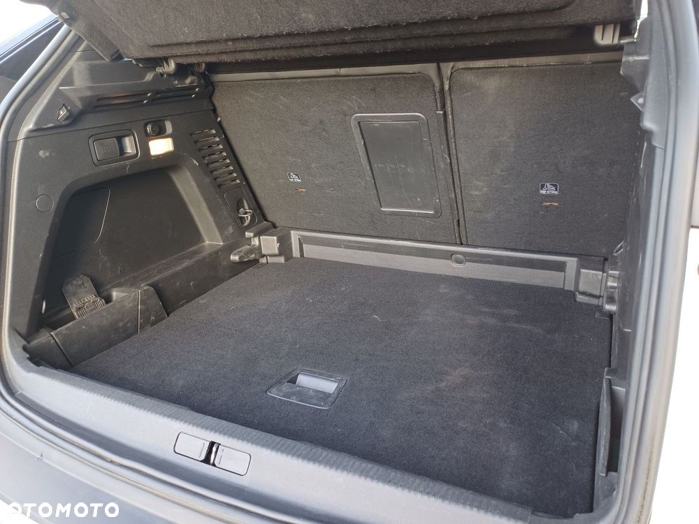 Peugeot 3008 1.5 BlueHDi GT Pack S&S EAT8 - 32