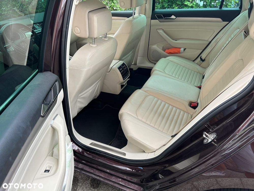 Volkswagen Passat 1.8 TSI BMT Comfortline - 12