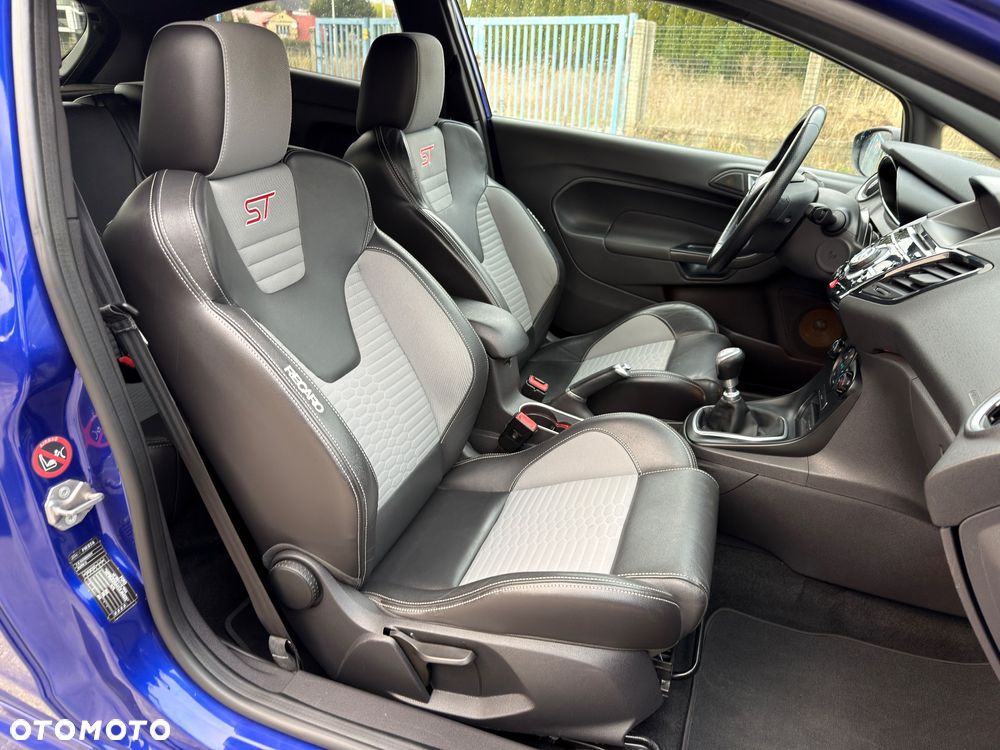 Ford Fiesta 1.6 EcoBoost ST - 33
