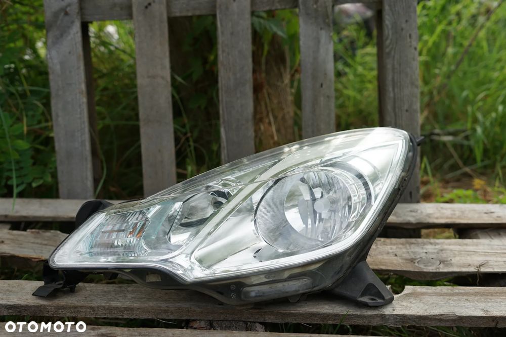 Lampa przód przednia lewa Citroen C3 II Anglik - 1