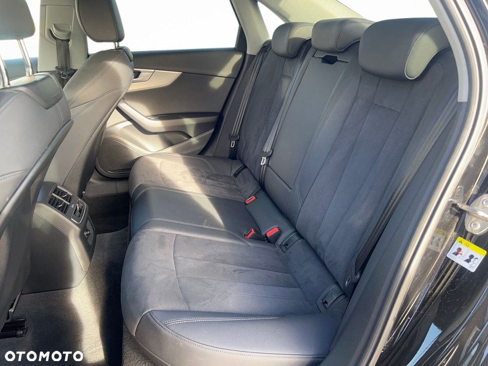 Audi A4 Limousine - 11