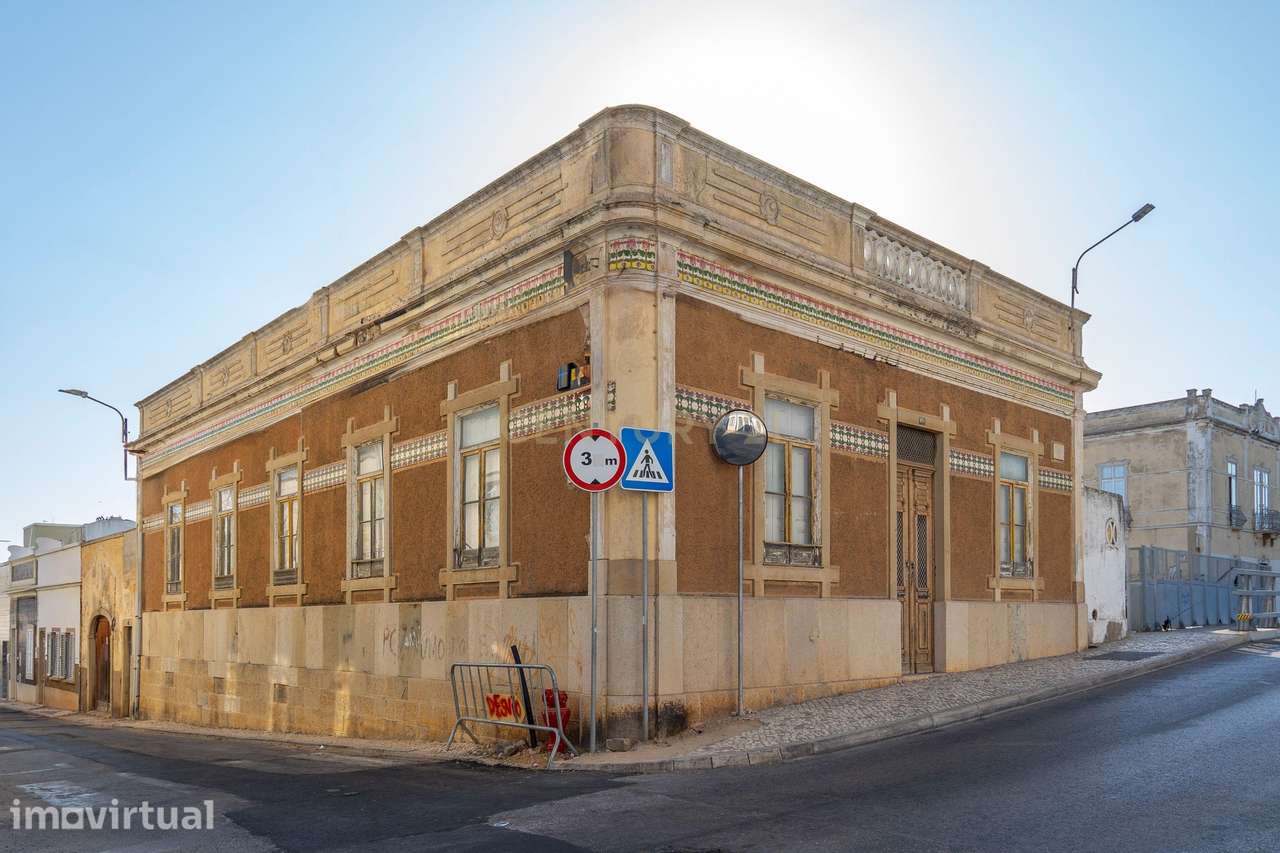 Moradia Estilo "palacete" no Centro de Olhão – 436 m² com Cave, Terraç - Grande imagem: 2/47