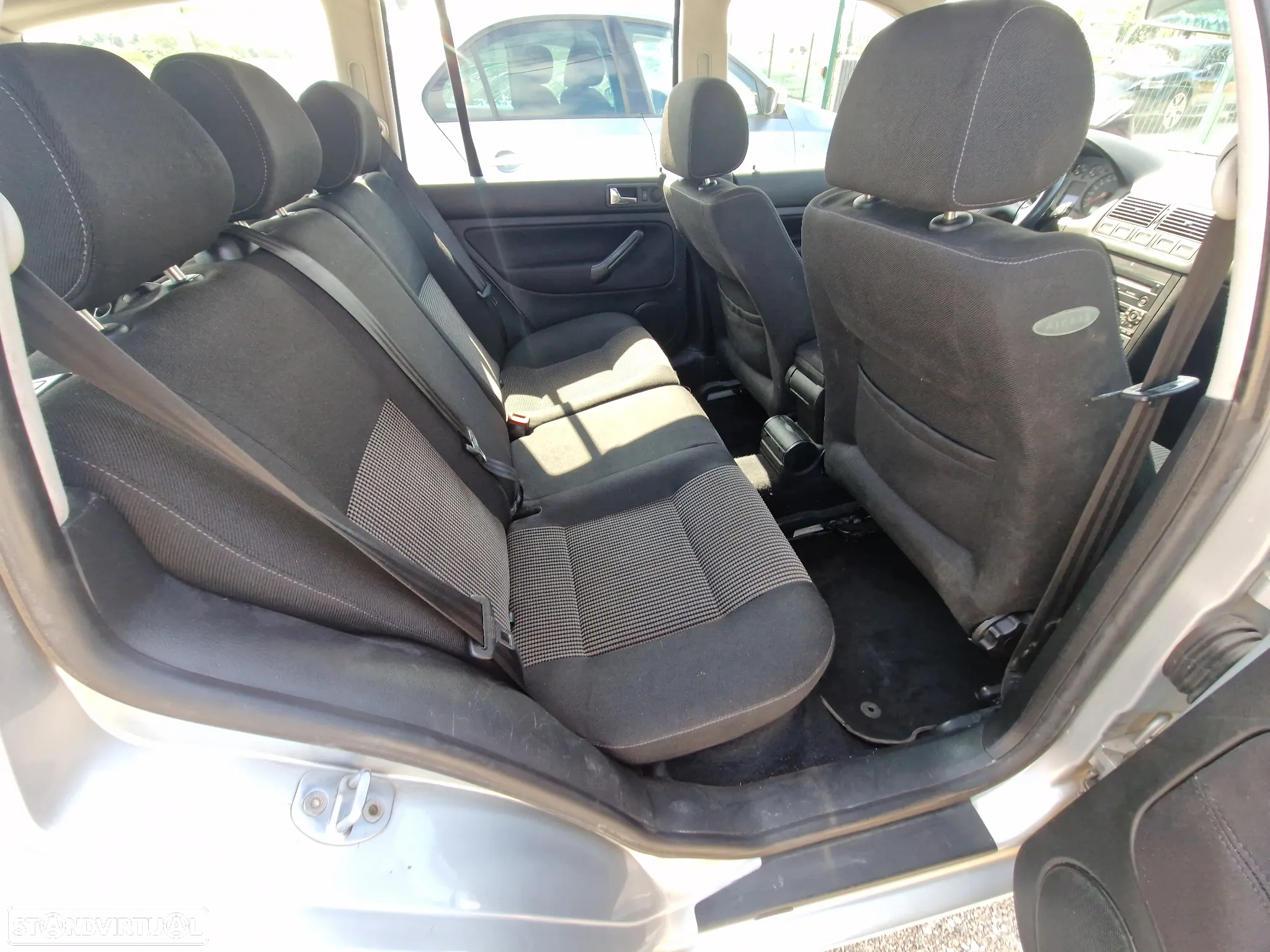 VW Golf Variant 1.9 TDi Highline Tip - 16