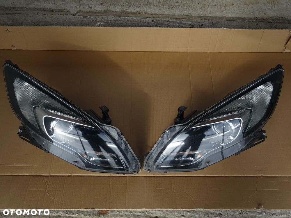 LAMPY REFLEKTORY PRZEDNIE PRAWY PRZÓD OPEL ZAFIRA C TOURER - 1