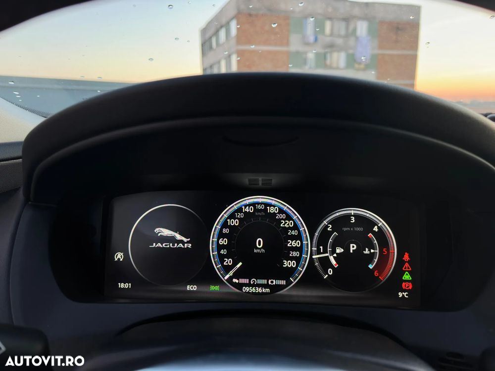 Jaguar XE 25d AWD Aut. Portfolio - 9