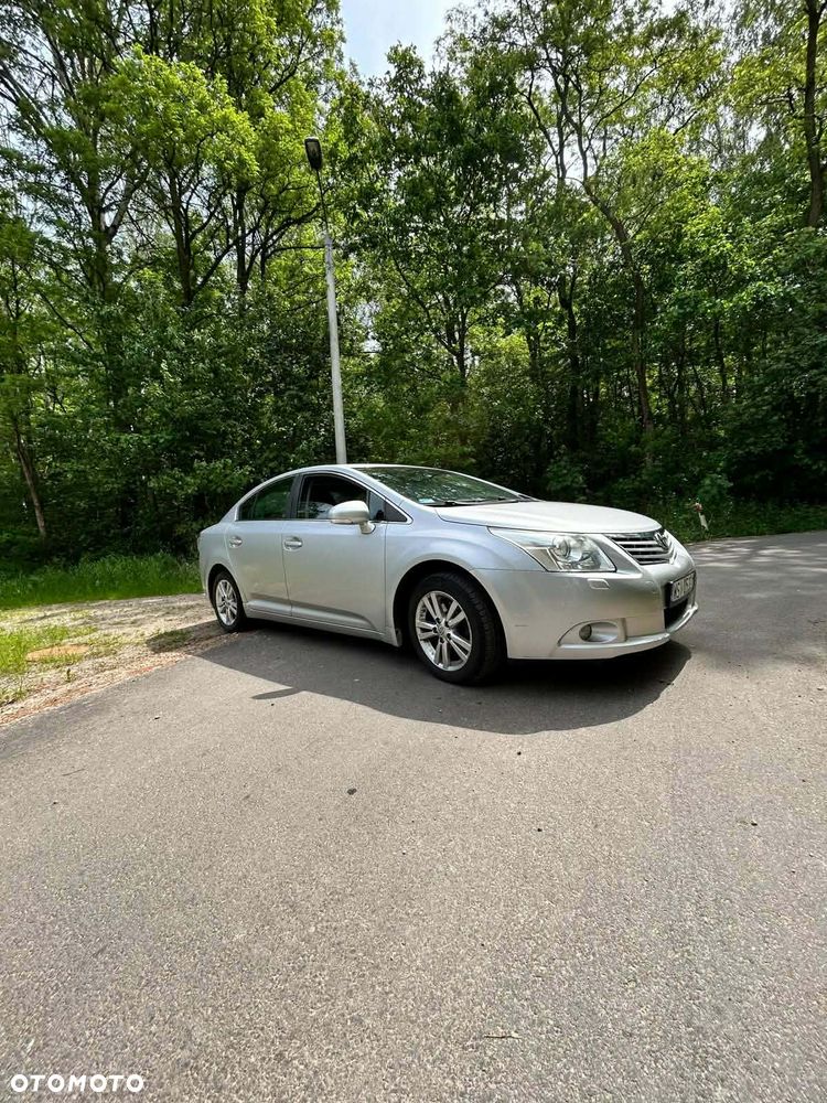 Toyota Avensis 1.8 Sol - 1