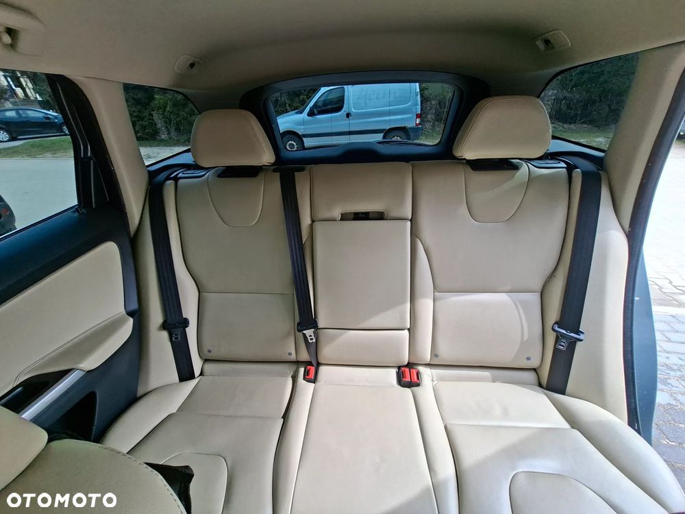 Volvo XC 60 D5 AWD Summum - 2