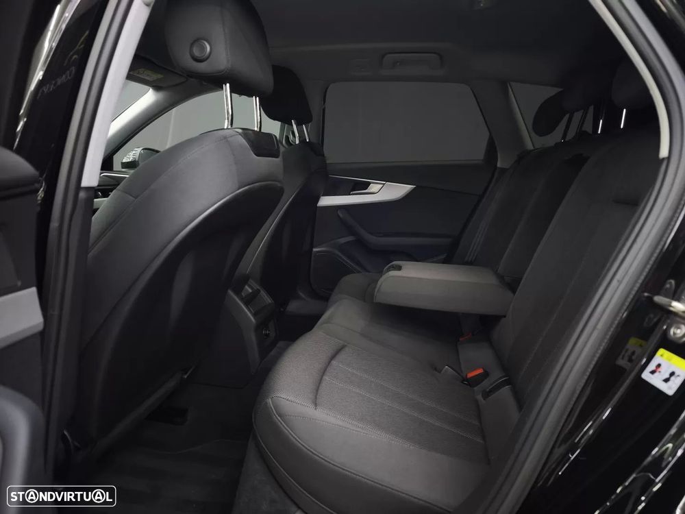 Audi A4 Avant 30 TDI Advanced S tronic - 42