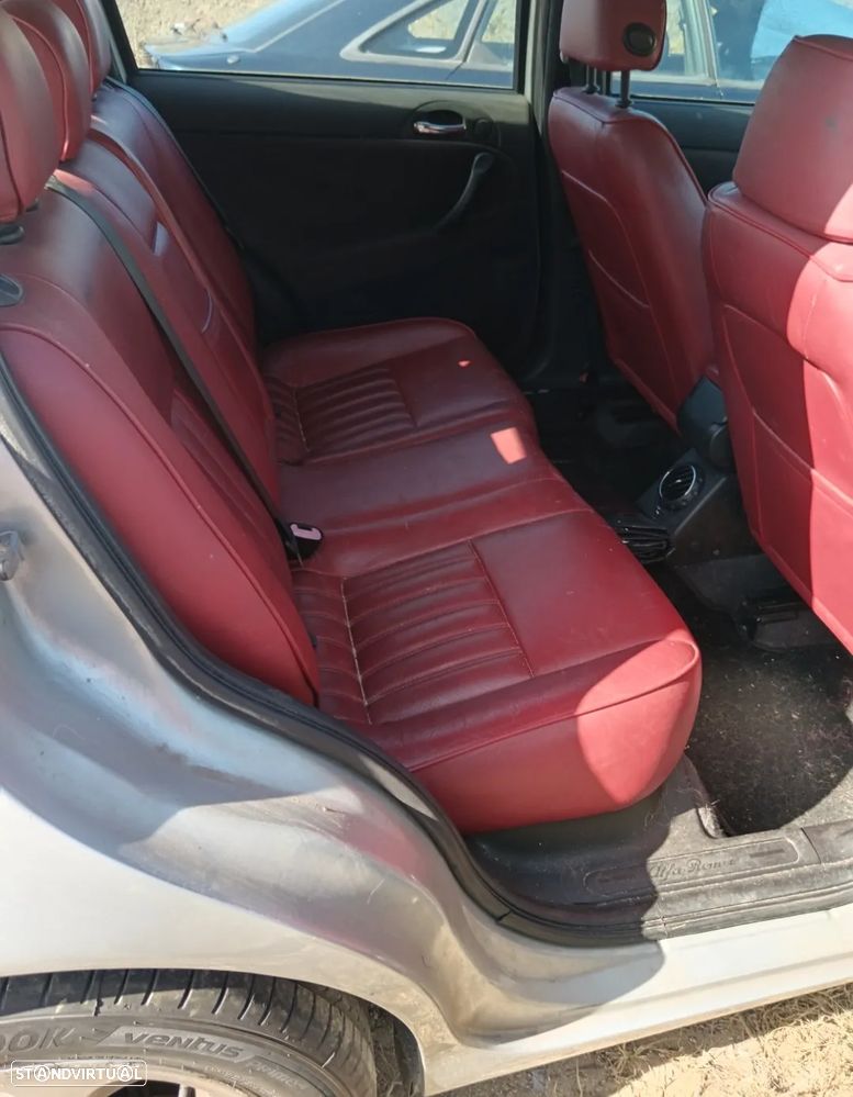 Alfa Romeo 147 1.9 JTD Plus - 8
