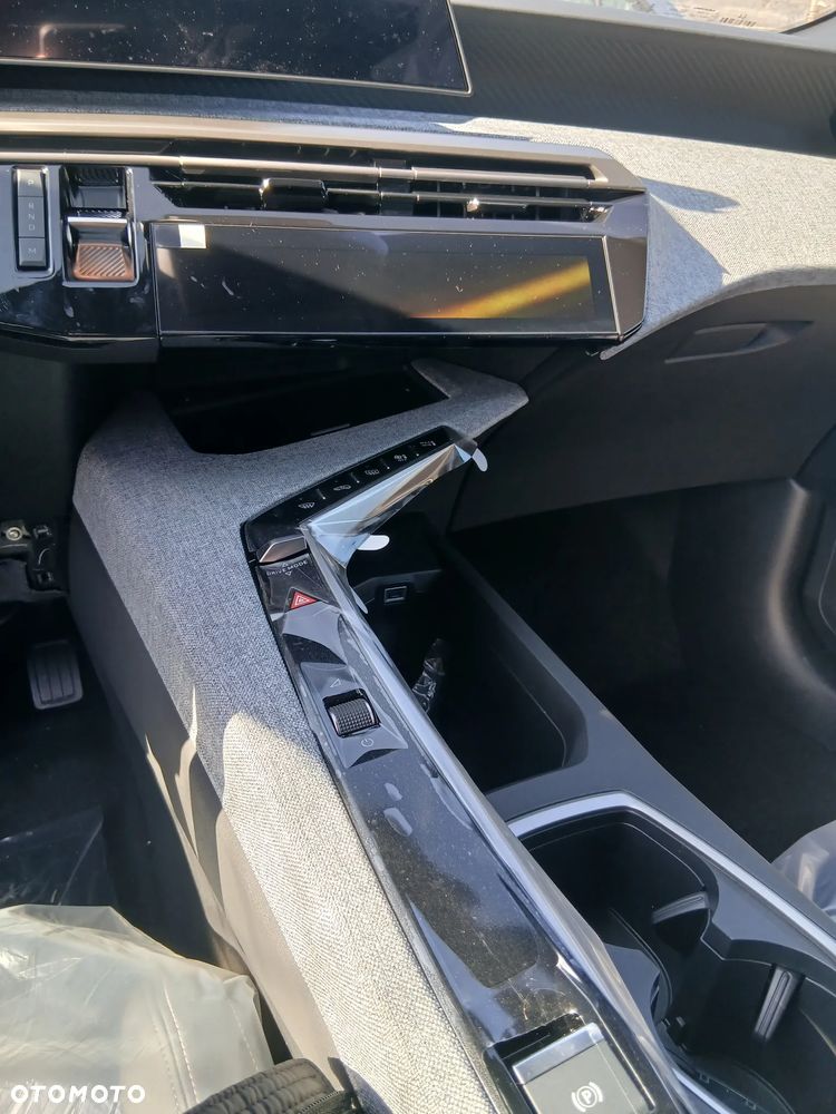 Peugeot 3008 1.2 PureTech mHEV Allure e-DCS6 - 8