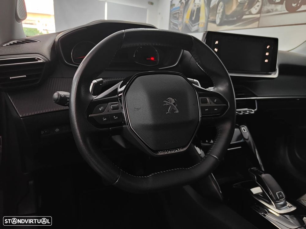 Peugeot 2008 1.2 PureTech Allure EAT8 - 38