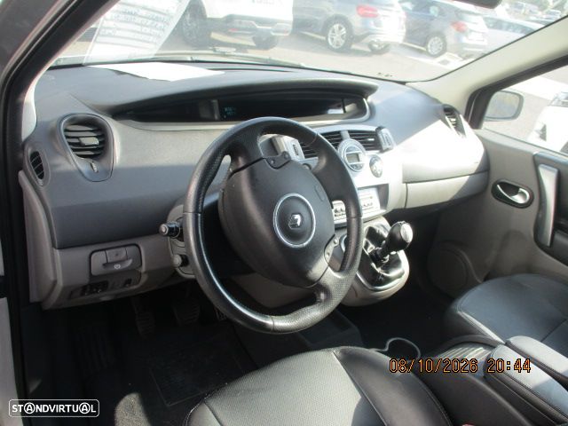Renault Mégane Scénic - 9