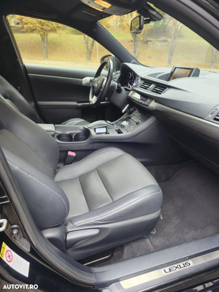 Lexus CT - 10