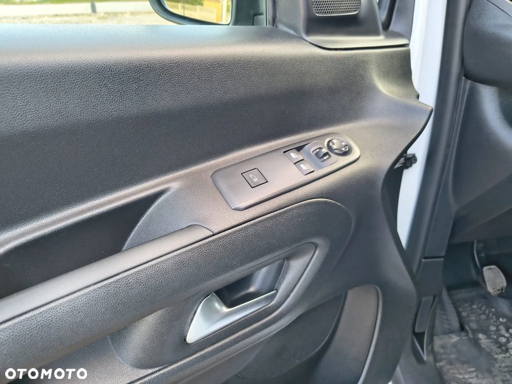 Opel Combo 1,5D 131KM - 21