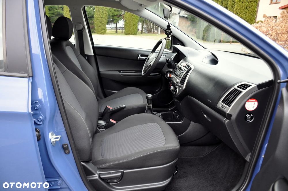 Hyundai i20 - 17