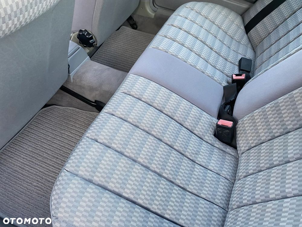Mercedes-Benz W201 (190) - 9