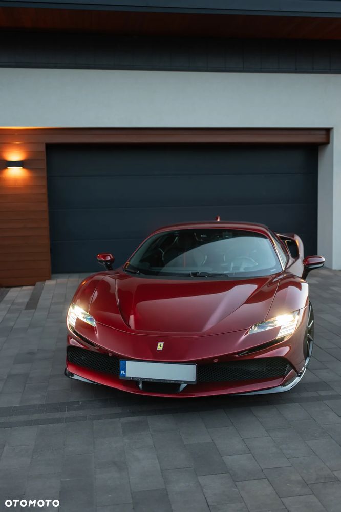 Ferrari SF90 Stradale - 11