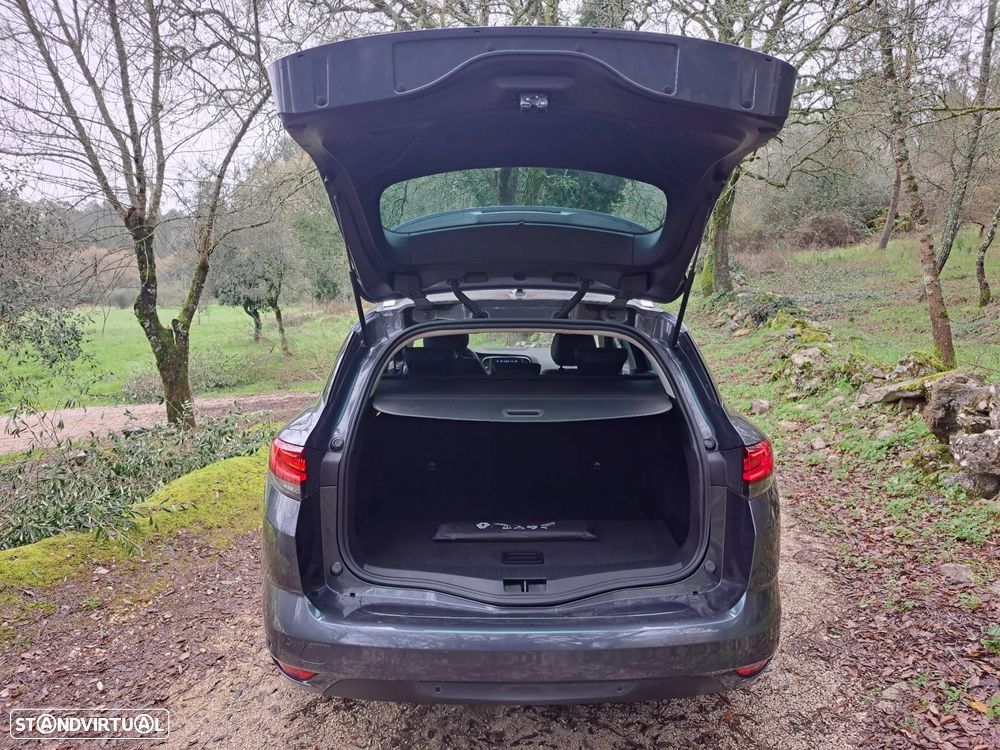 Renault Mégane Sport Tourer 1.3 TCe Techno EDC - 35