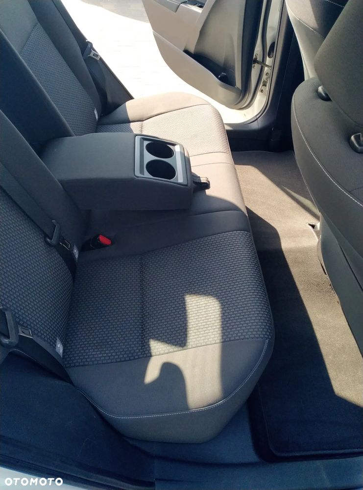 Toyota Corolla 1.6 Premium - 6