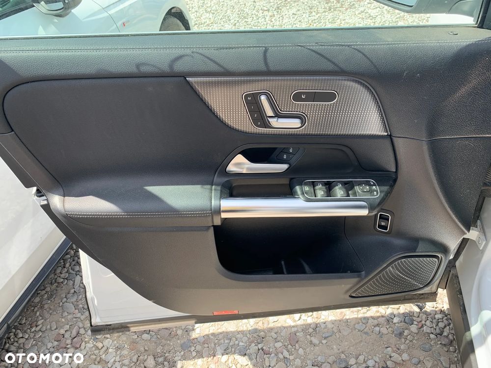 Mercedes-Benz GLA 250 4-Matic - 11