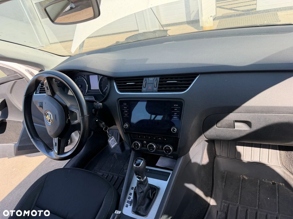 Skoda Octavia 2,0 TDI 13-20r deska konsola przekładka - 3