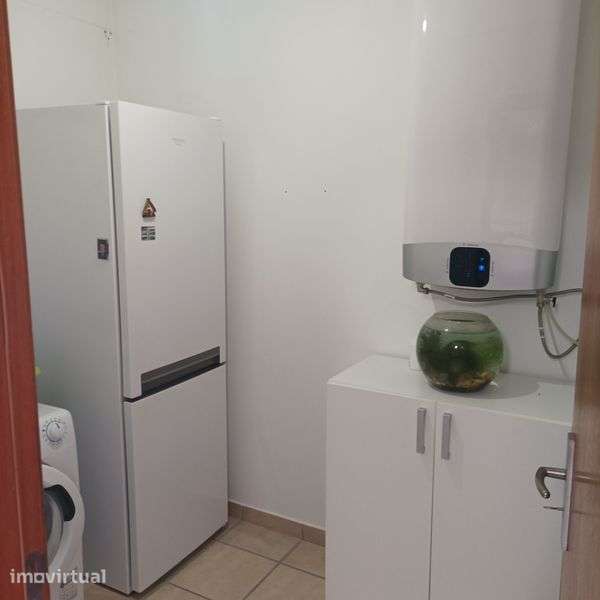 Vendo excelente moradia T4 a 5 minutos do centro da Lourinhã. - Grande imagem: 5/12