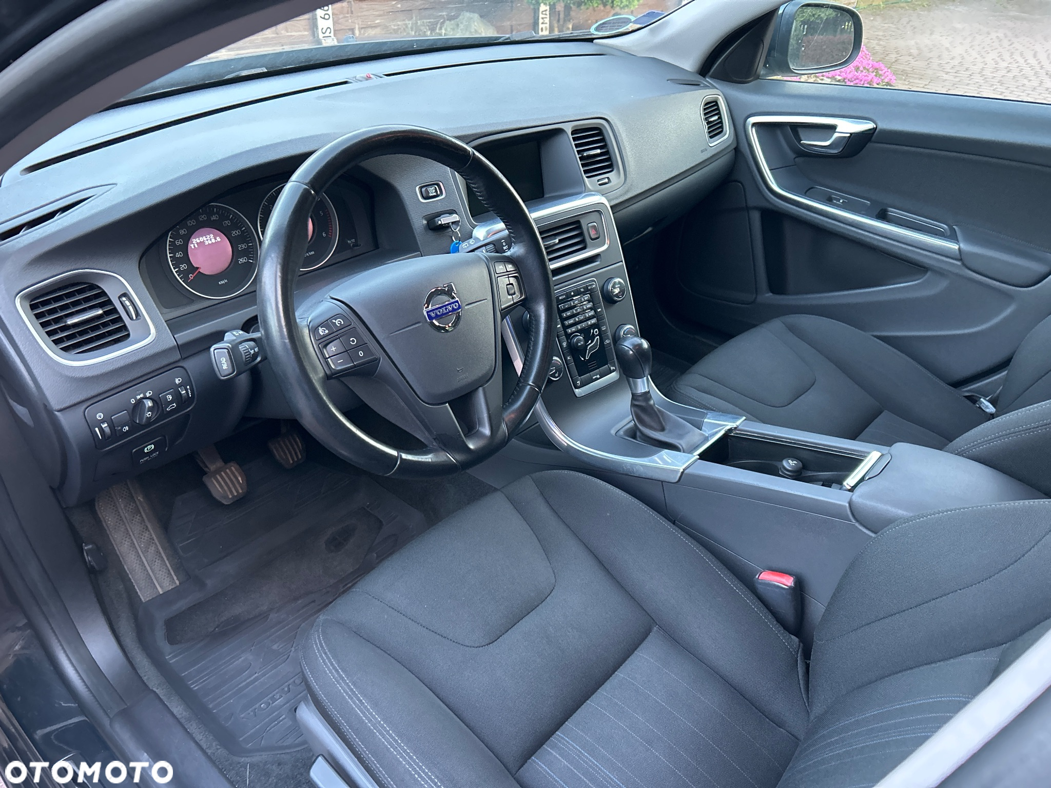 Volvo V60 DRIVe - 13