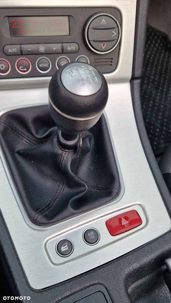 Alfa Romeo Spider 2.4 JTDM 20V DPF Exclusive - 24