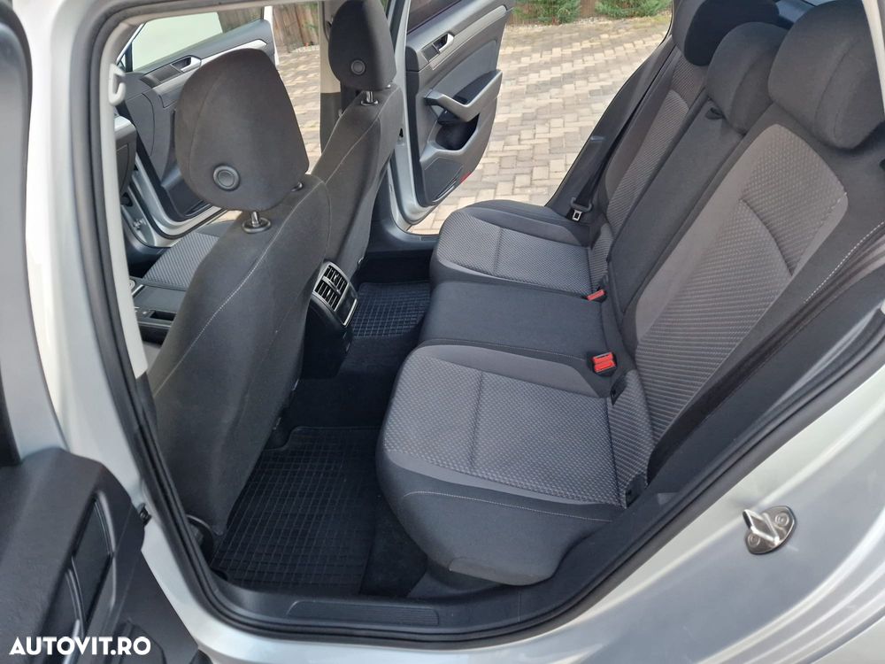Volkswagen Passat - 15