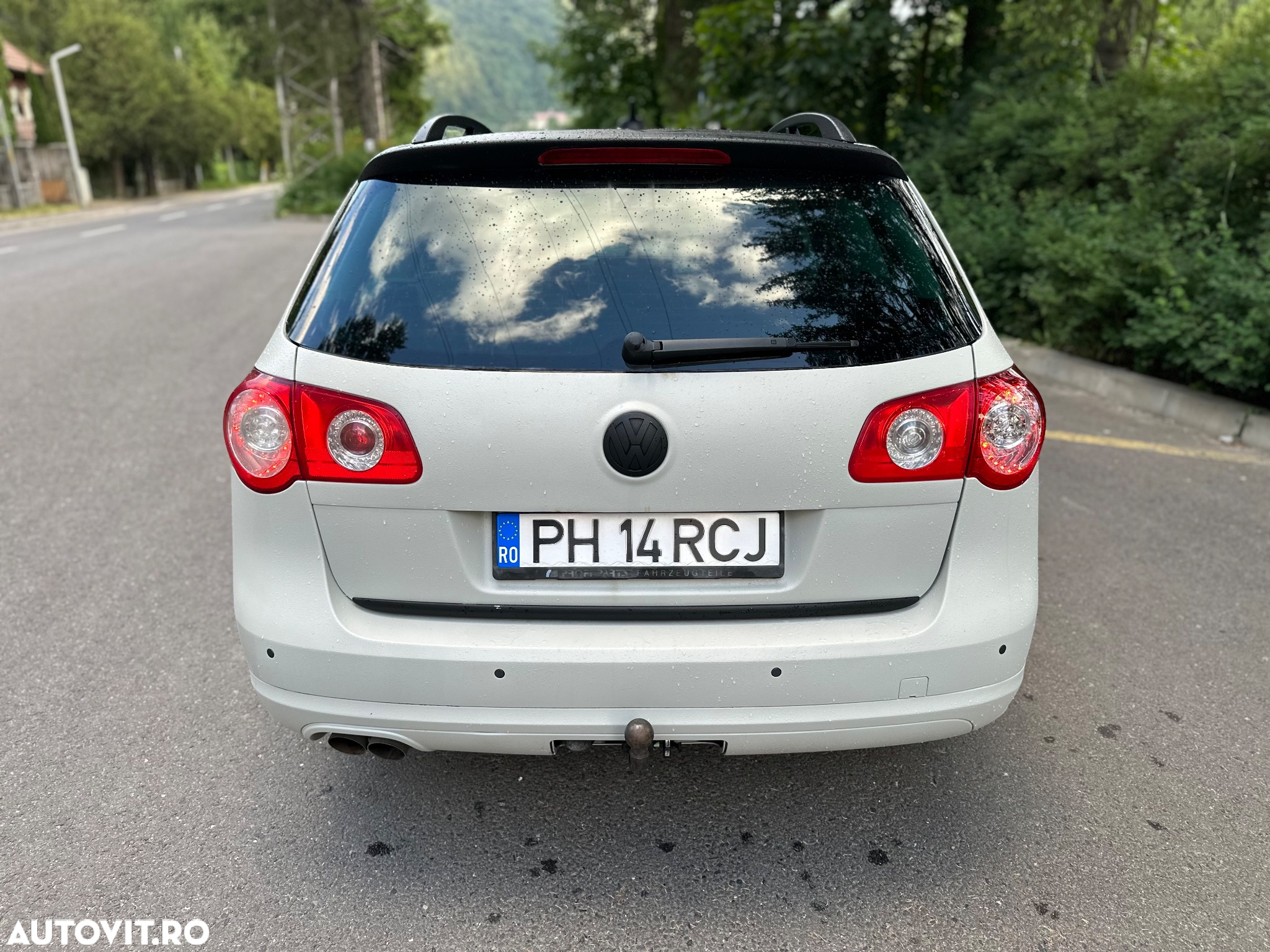 Volkswagen Passat Variant 2.0 TDI Sportline DPF - 2