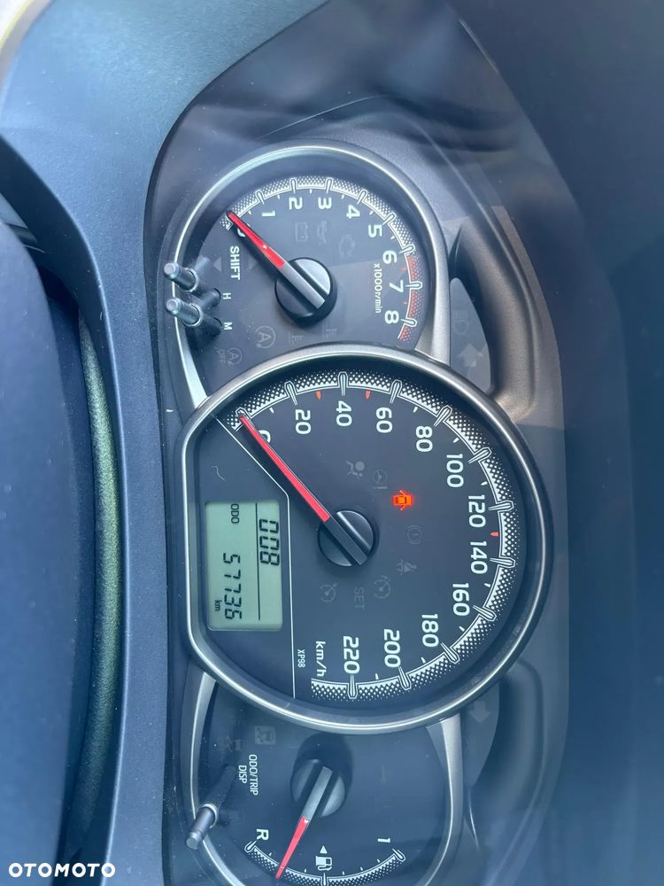 Toyota Yaris 1.33 Premium - 4